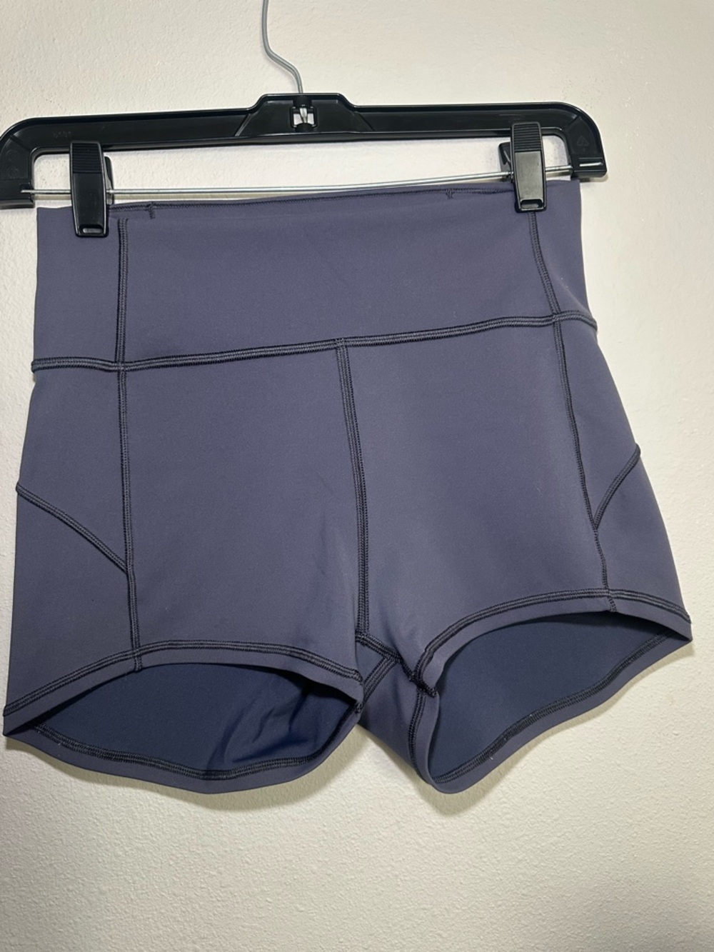 Lululemon Wunder Train High-Rise Shorts - Size 6 - Gray/Purple